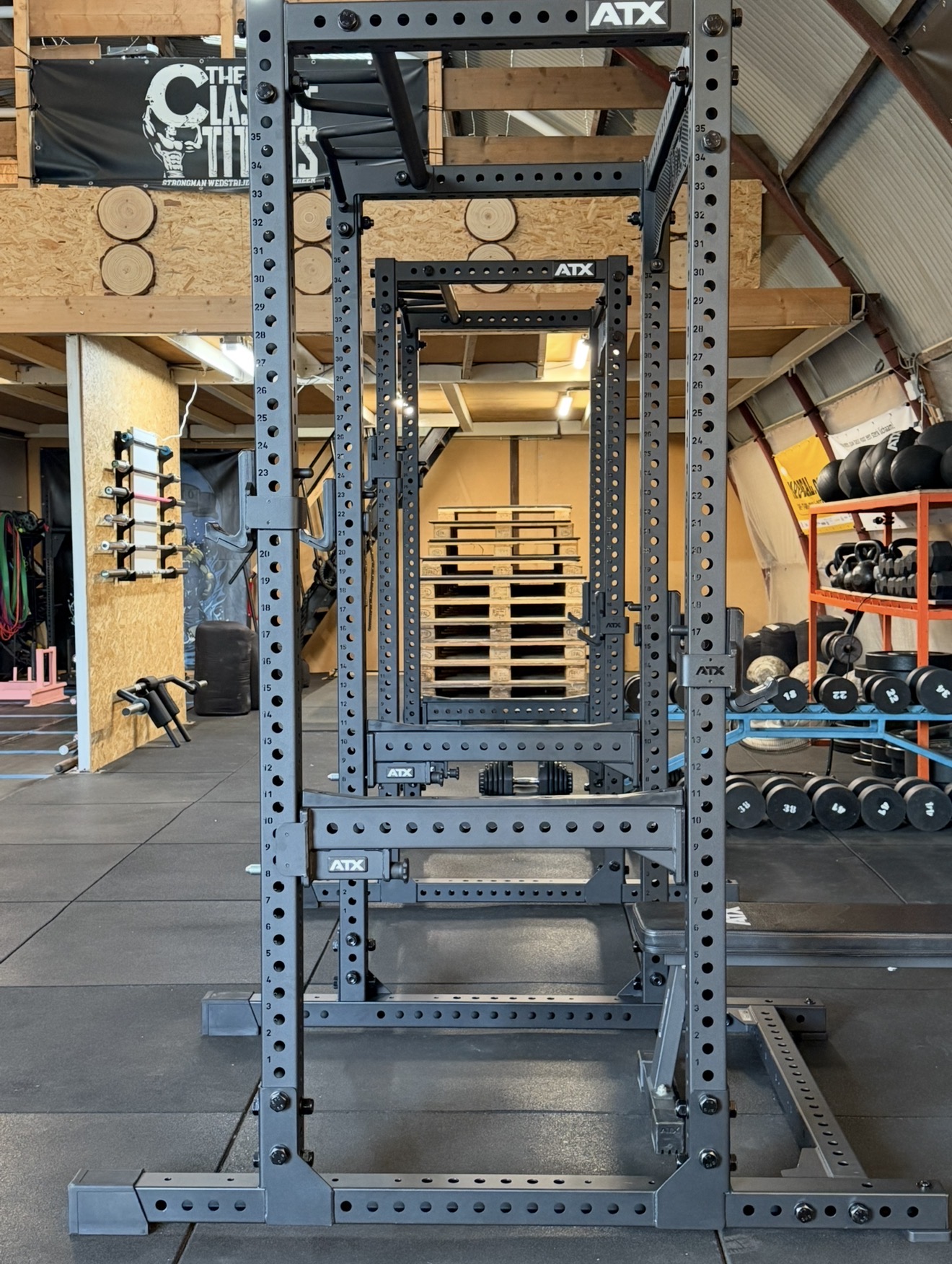 Power racks in de loods